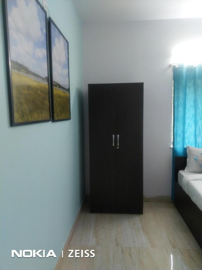 Galaxy House 2* Kolkata